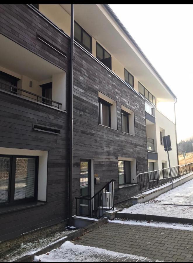 Utulny Apartman Triangel 50M Od Lyziarskeho Vleku Zahradky Donovaly Exteriör bild